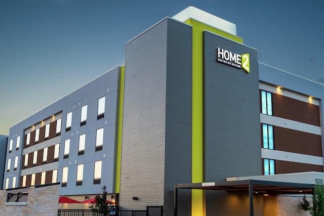 HOME2 SUITES